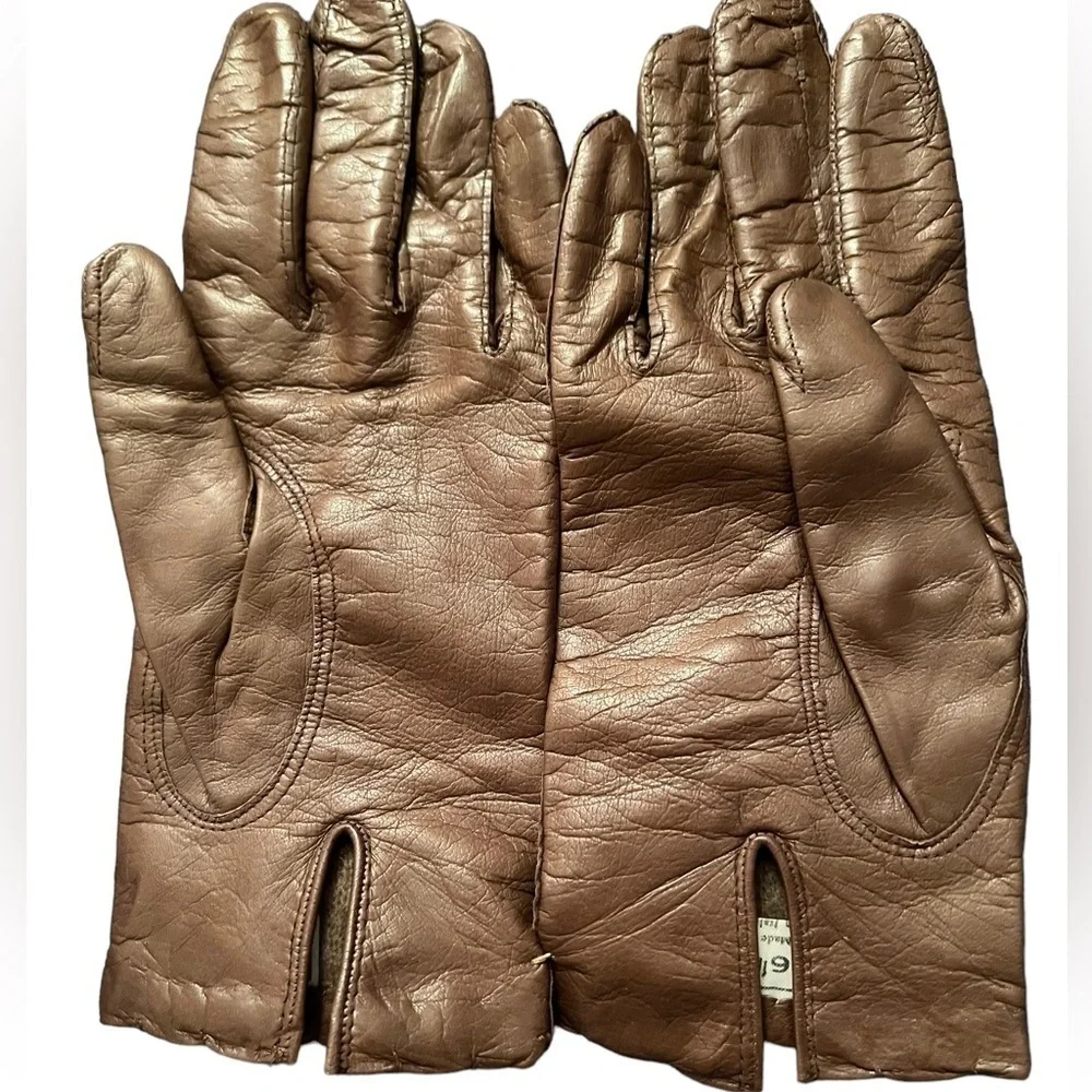 ITALIAN soft brown leather gloves, cashmere lined, embroidery at cuffs. New!